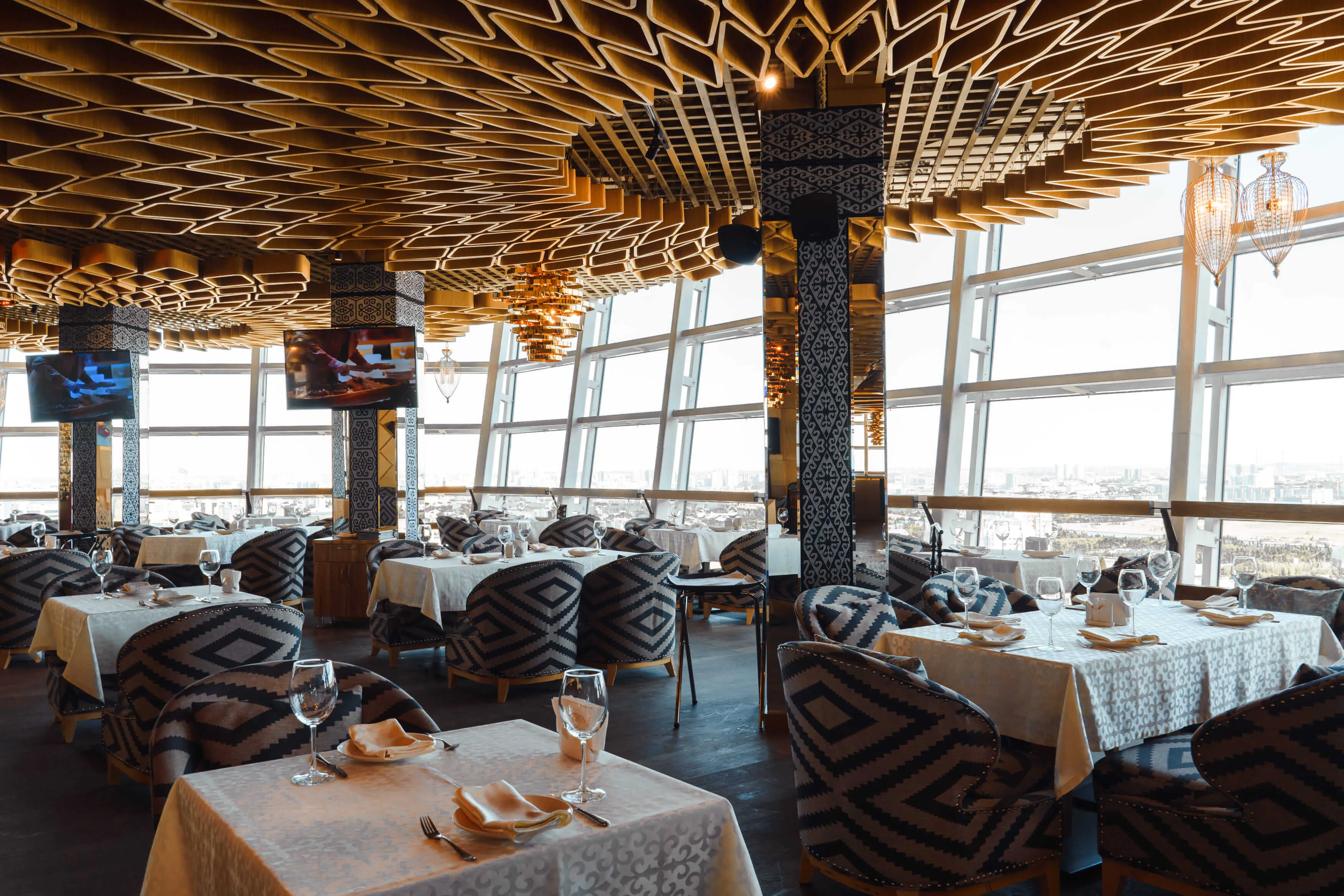 Restaurants hero 4