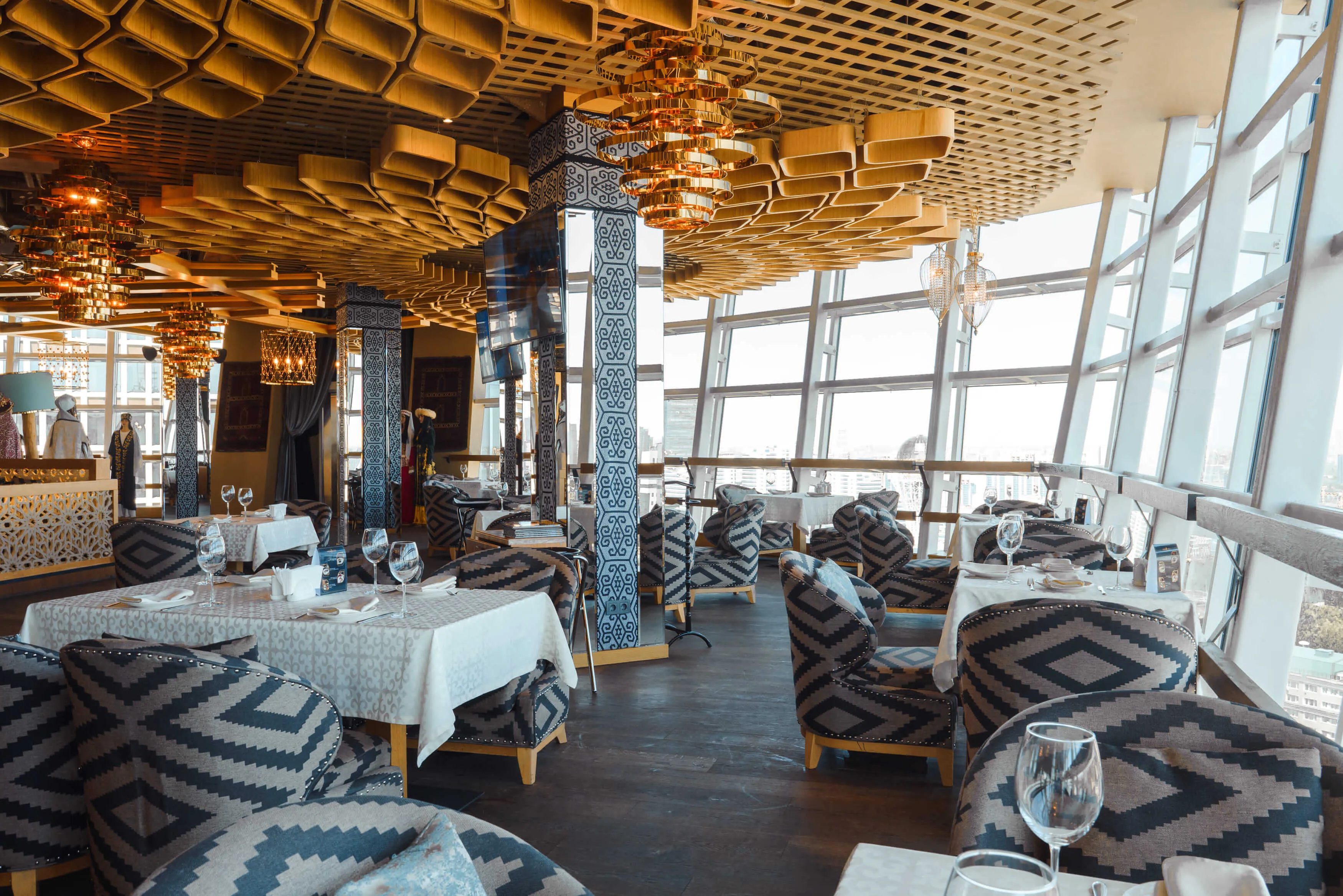 Restaurants hero 1
